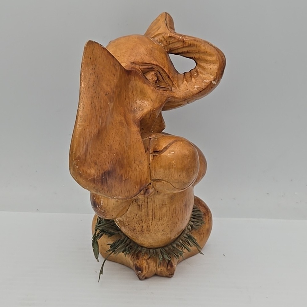 Vintage Wood Carved Dumbo Elephant Holding Circus Ball Big Ears Figurine - Picture 2 of 3